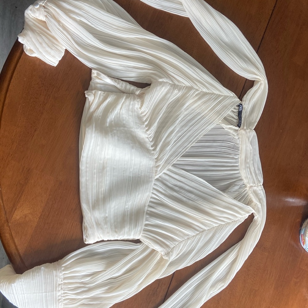 Zara Cream Pleated Long-Sleeve Crop Blouse